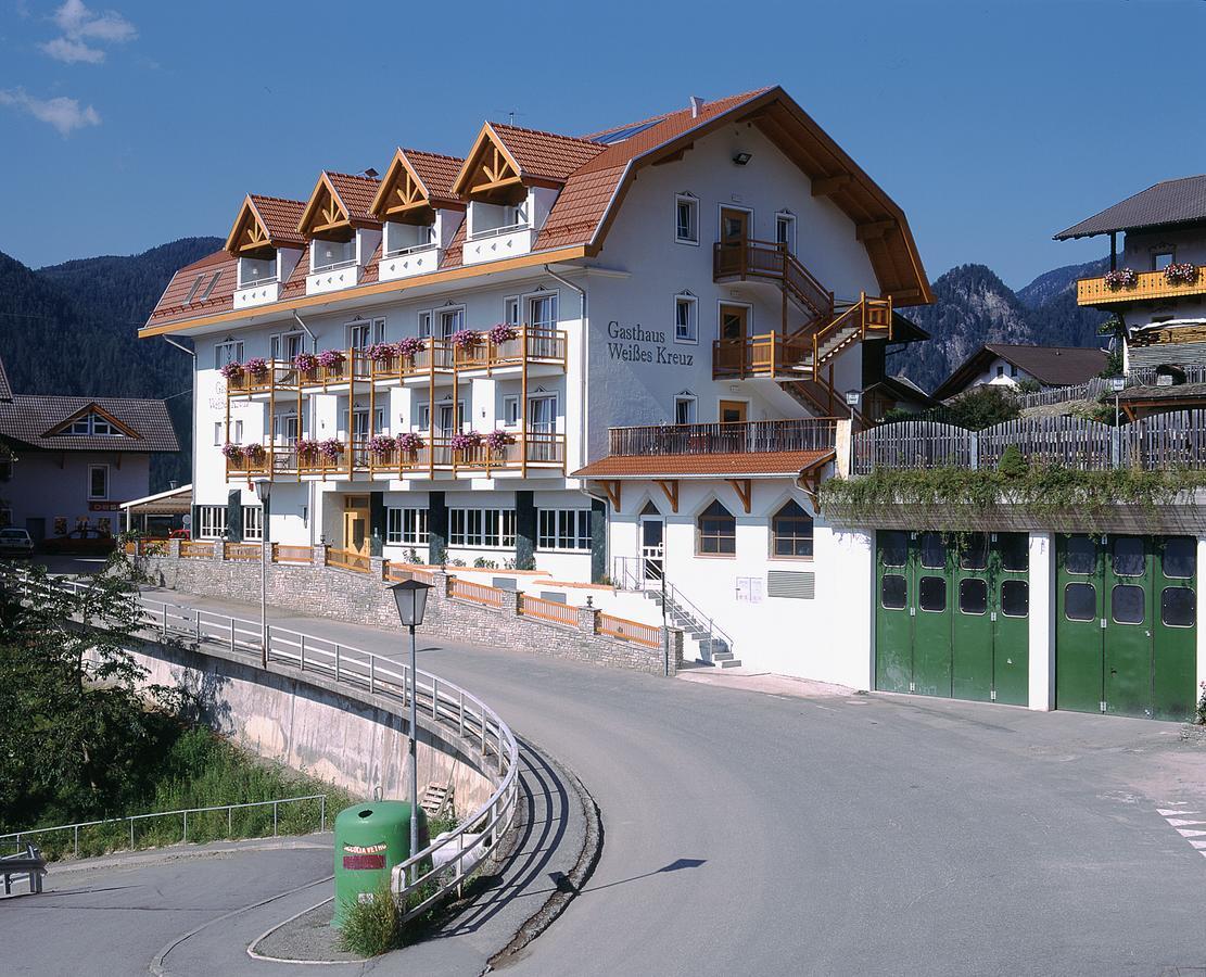 Gasthaus Zum Weissen Kreuz Lazfons Dış mekan fotoğraf