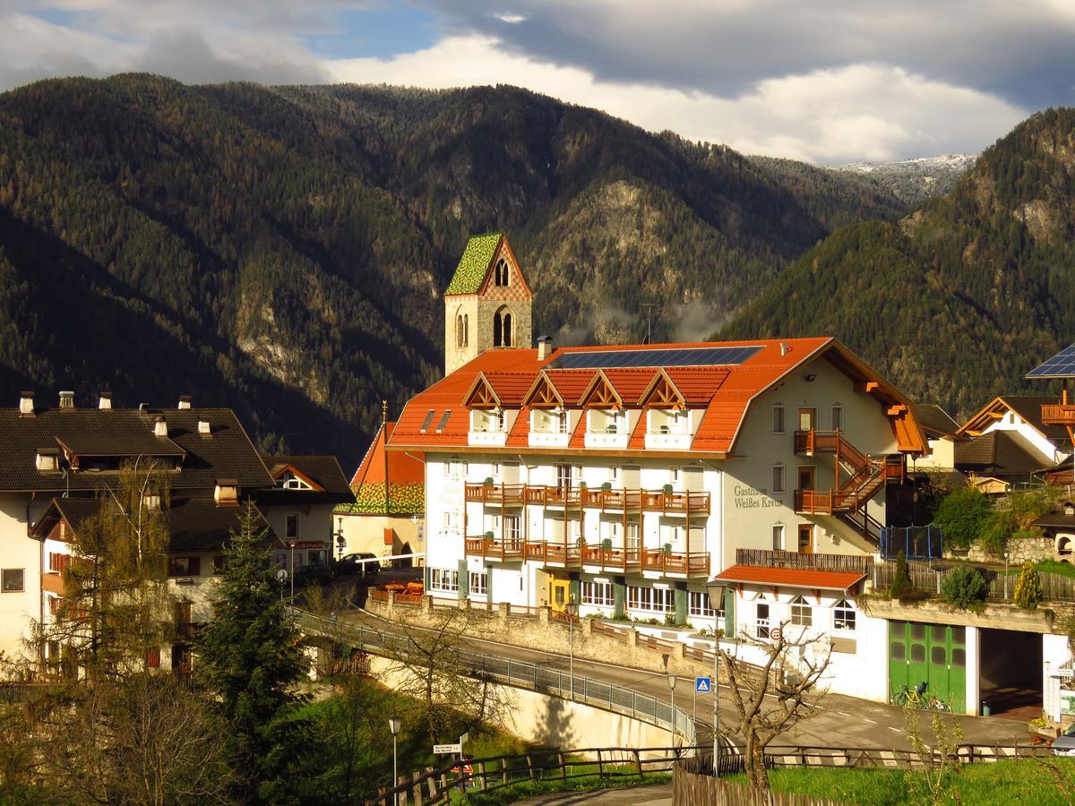 Gasthaus Zum Weissen Kreuz Lazfons Dış mekan fotoğraf
