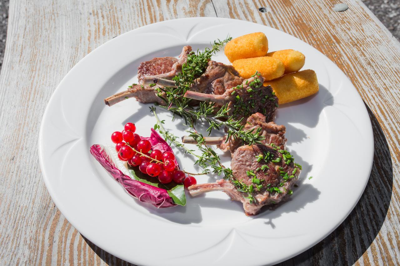 Gasthaus Zum Weissen Kreuz Lazfons Dış mekan fotoğraf